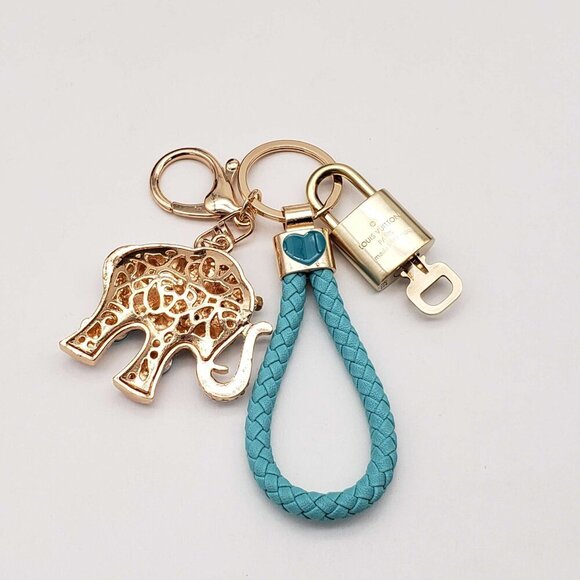 Authentic Louis Vuitton Lock & Key with unbranded Bagcharm, Keycharm 121725 - Picture 5 of 8